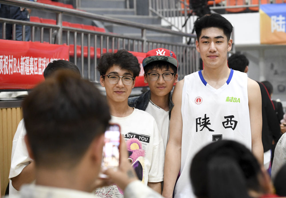 全国青少年篮球俱乐部冠军联赛_全国青少年业余篮球赛冠军_全国青少年业余篮球联赛